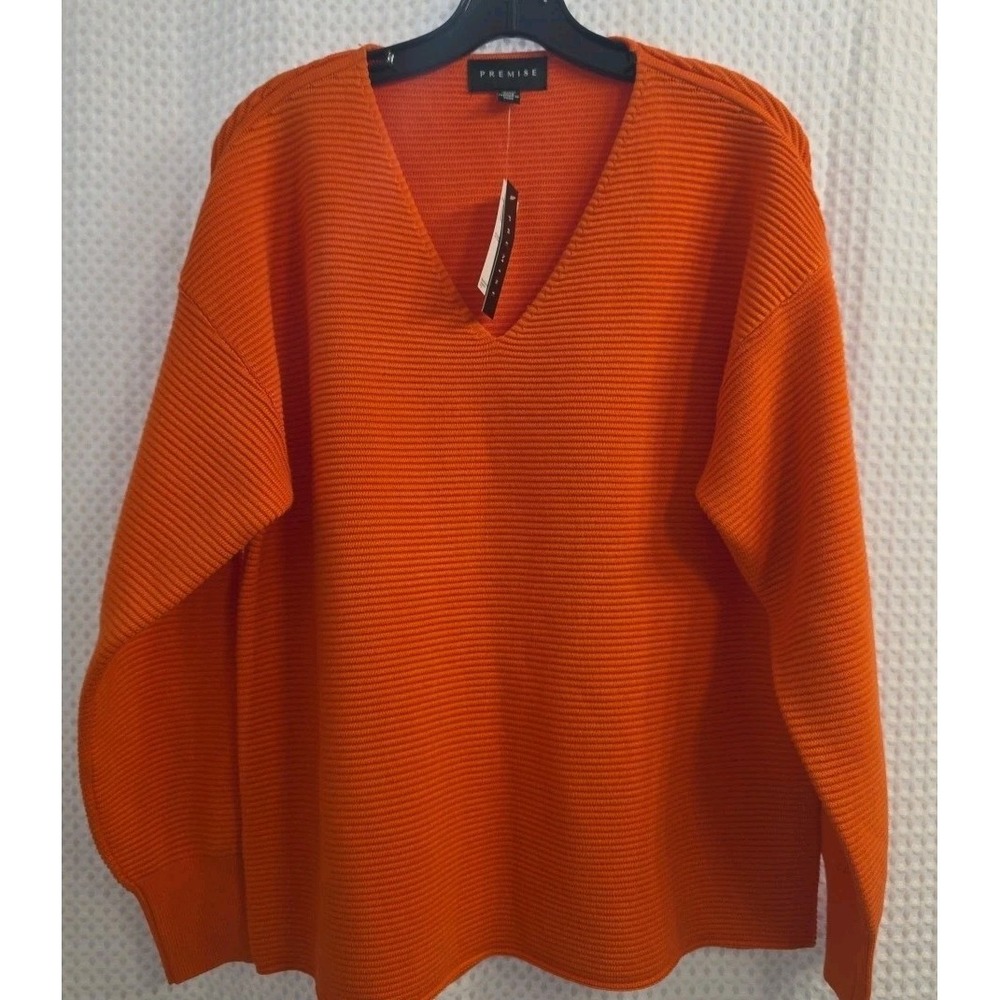 NEW‎ Premise Soft Orange V-neck Sweater Size Large BEAUTIFUL